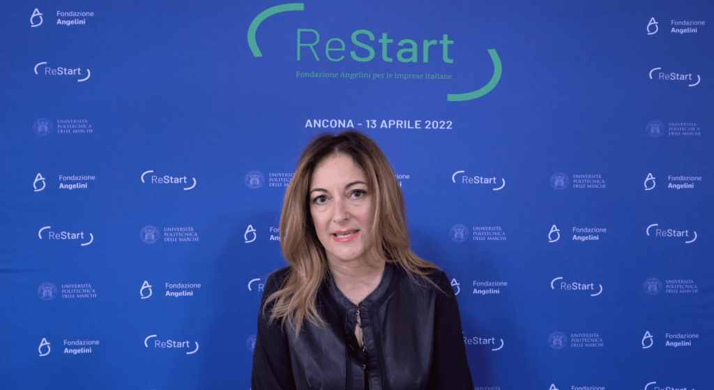 Elena Capriotti durante un'intervista a proposito del progetto Restart