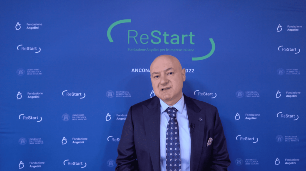 Emanuele Pepa durante un'intervista a proposito del progetto Restart