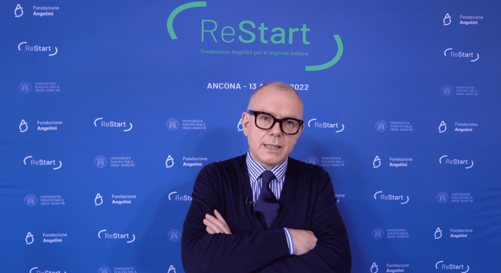 Paolo Mariani durante un'intervista a proposito del progetto Restart